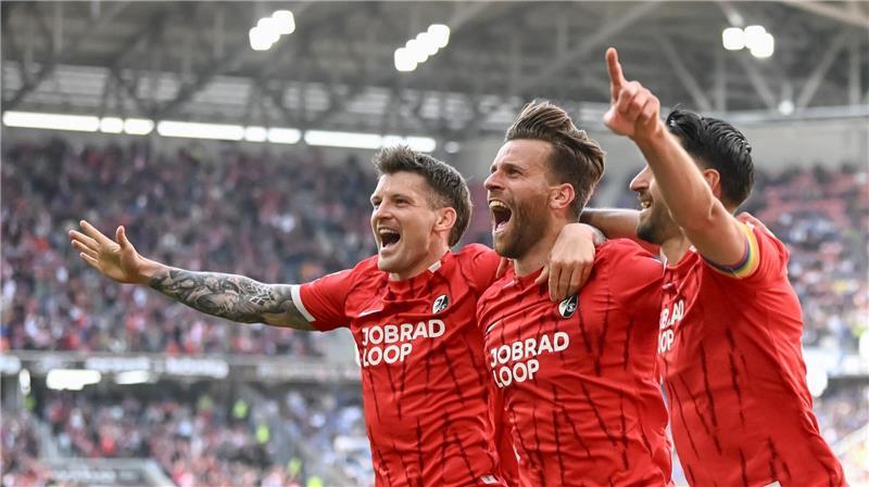 Bayern mit Kantersieg nach Champions-League-Frust Die Freiburger gewannen ein turbulentes Spiel gegen Hoffenheim.