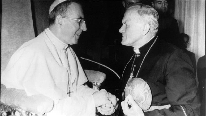 Tod von Papst oder Queen: Warum bewegt einen das eigentlich? Papst Johannes Paul I. (links) starb nach nur 33 Tagen im Amt. Sein Nachfolger wurde der Pole Karol Wojtyla (Archivbild).