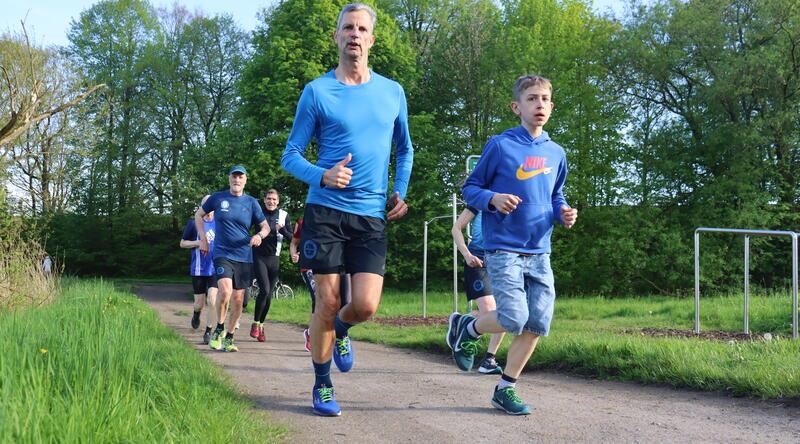 Swim & Run im Solemio gegen die Personalnot - Stader SV hofft auf großen Zuspruch Training in den Schwingewiesen in Stade: Das Triathlon-Team des Stader SV startet in der Verbandsliga.